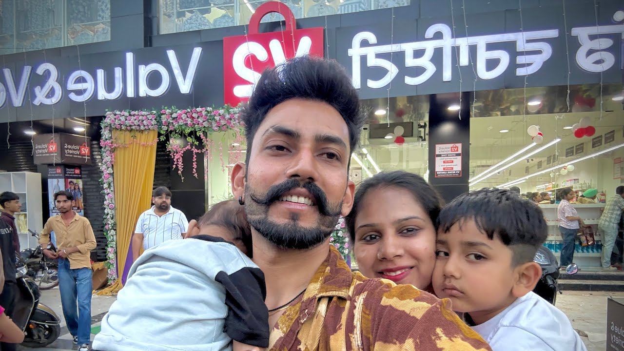 V2 store new opening me hum Gaya the 🛍️ shopping 🛒 karne kids collection, both Achi thi