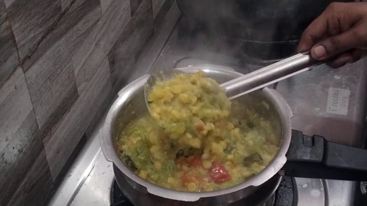 ஹோட்டல் ஸ்டைல் புடலங்காய் கூட்டு | Pudalangai Kootu recipe | snake gourd kootu