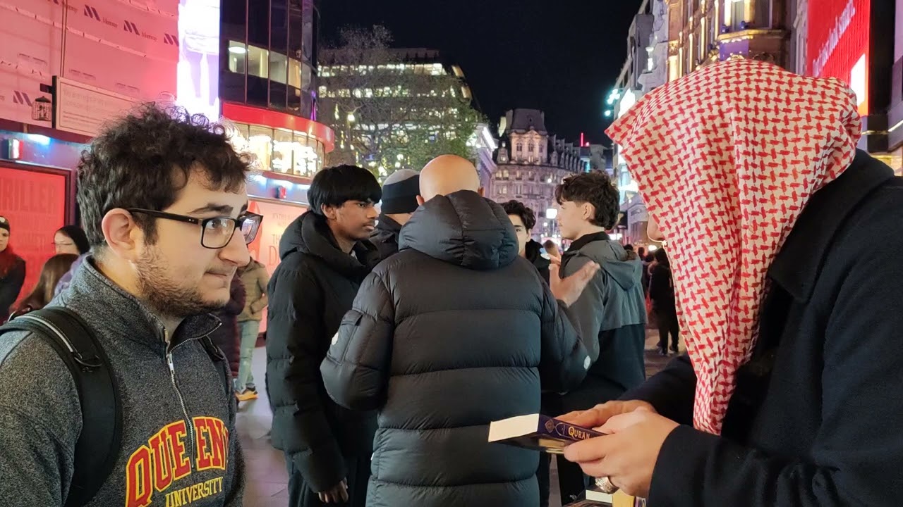 Man Questions Islam – Ends Up Embracing It | Sh. Ibn Hazm | Speakers Corner | Sam Dawah