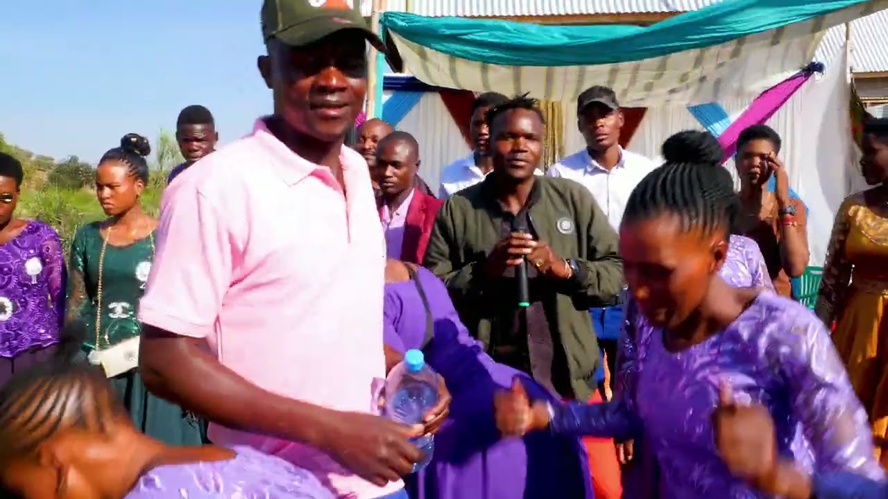 Injinia wa nyimbo za asili Tz ..harusi ya masanja machomane