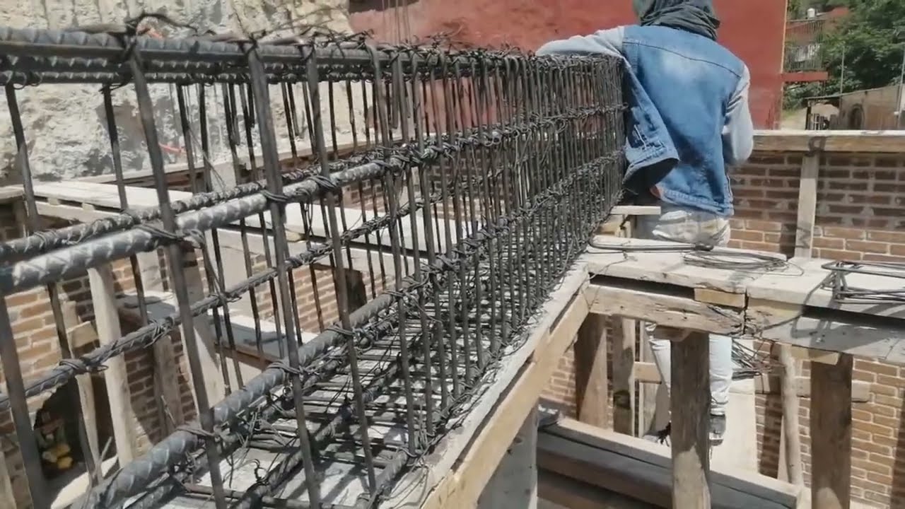 ARMADO Y COLADO DE TRABES DE 8 MTS.