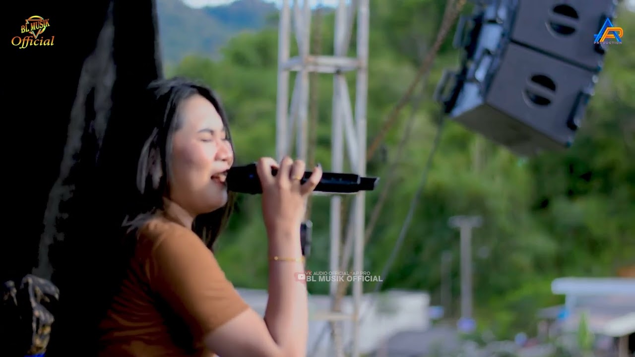 ADA DIA - YUNINOVIA - BLMUSIK LIVE IN CIRARAK SUKAJAYA BOGOR 
