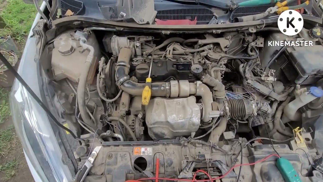 Ford Fiesta mk6 горит лампа АКБ на панели приборов.