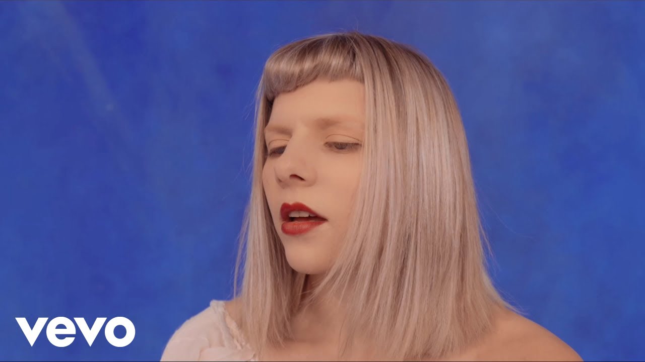 AURORA - A Soul With No King (Visualiser)