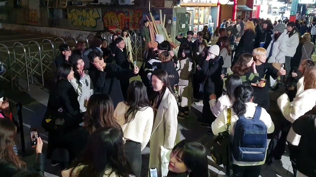 [STREET ARTIST] ONE OF. WITH FANS. INTERACTIVE HONGDAE BUSKING. 231210.
