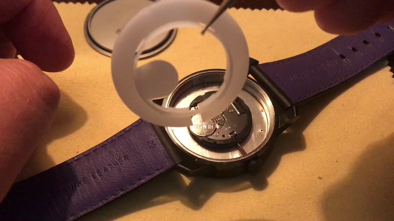 Movado BOLD — как заменить батарею