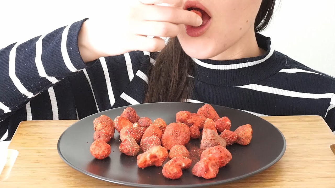 ASMR Eating Sounds: Freeze Dried Strawberries (No Talking)