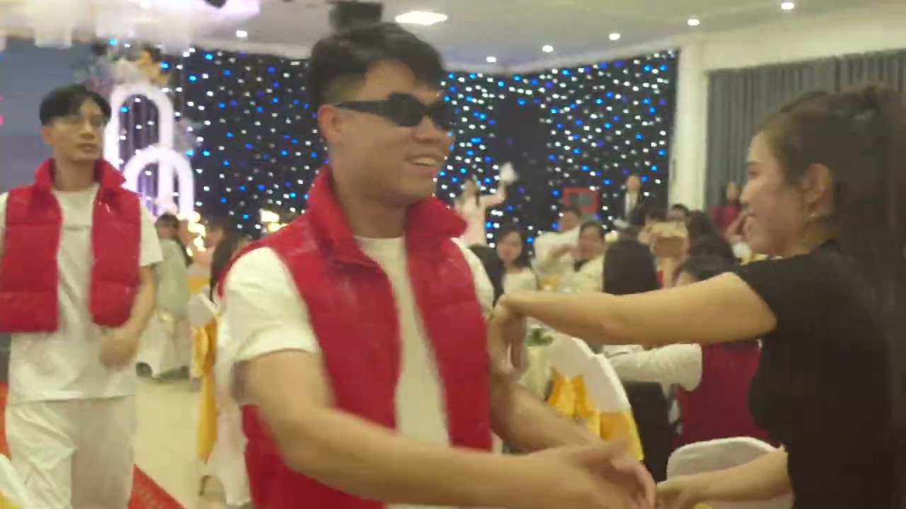 Văn nghệ chào mừng ngày 8-3