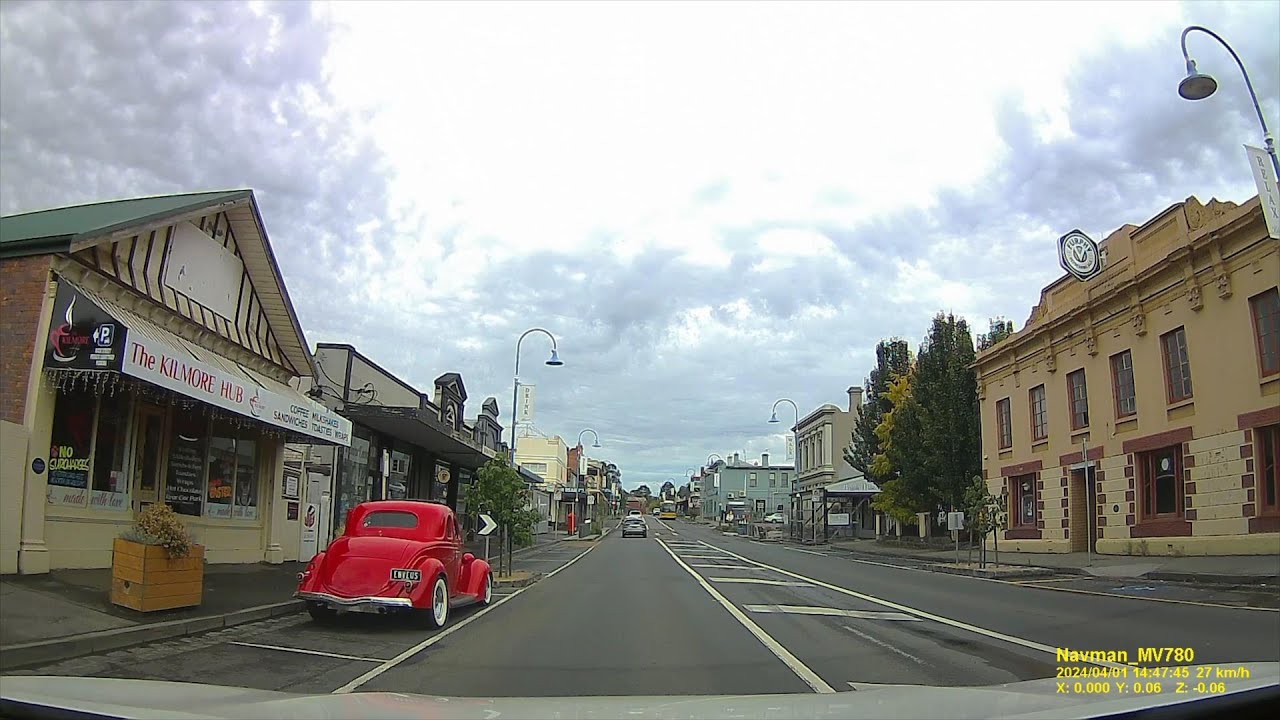 4K DASH CAM  AUSTRALIA, VICTORIA. Driving through the town of KILMORE.