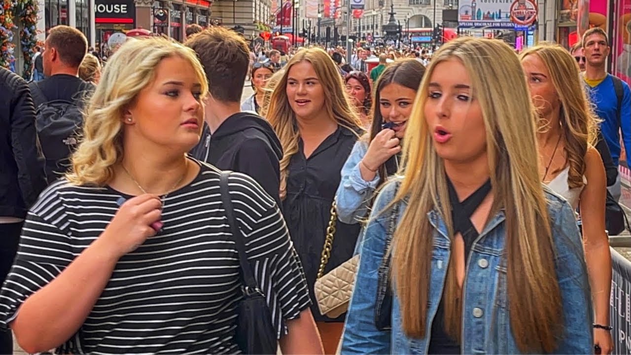 London West End Walk | Super Busy Central | Weekend Evening Tourists Attractions Walk - 2021 [4k HDR