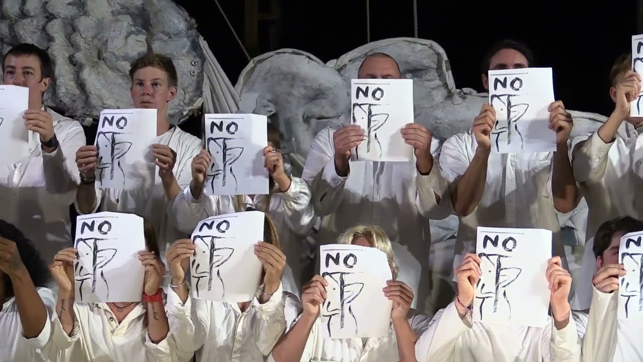 bread&puppet PoliticalLeafPeeping 20251005