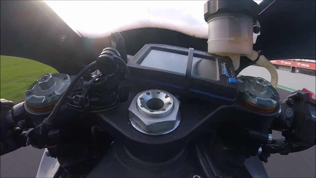 Yamaha R1 RN49 - FR-Challenge Most - POV - HD