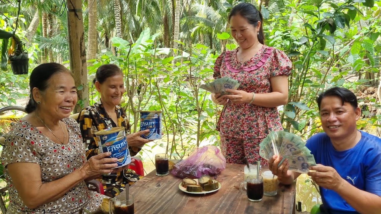 2 Mẹ Vui Mừng Khi Thấy Được Tiền Lương Youtube Của Con Tháng Này | ATTD&Family T991