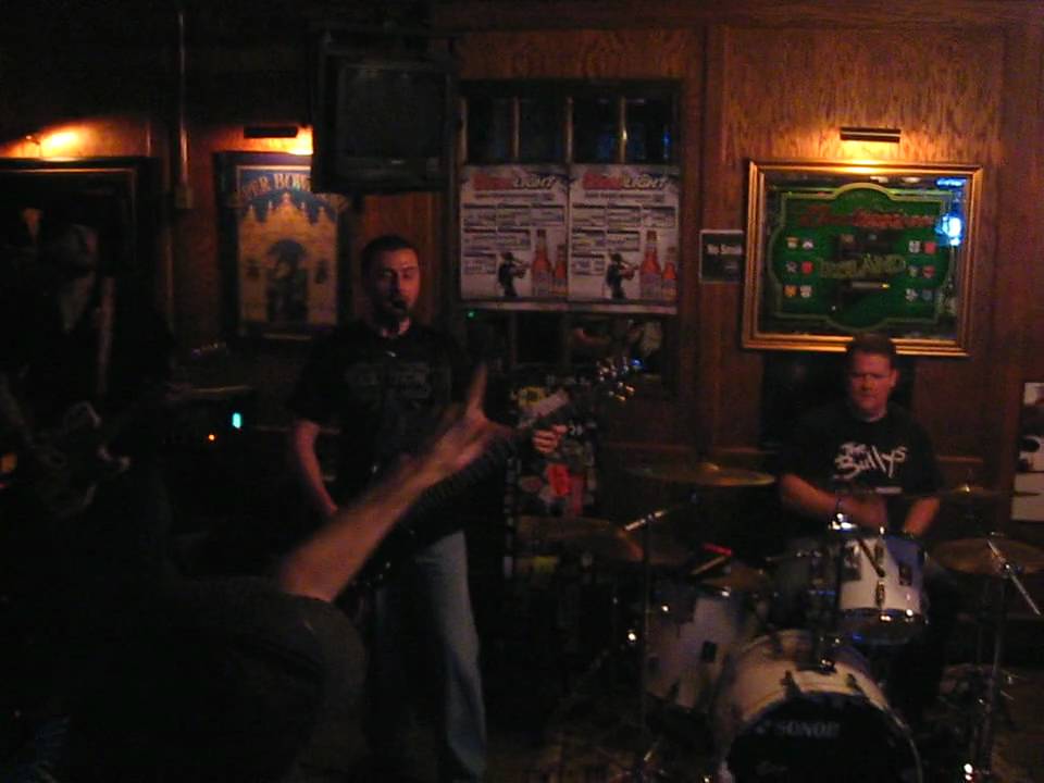 AIRDOGS AT MCCAFFREY & BURKES 6/26/09  OO2