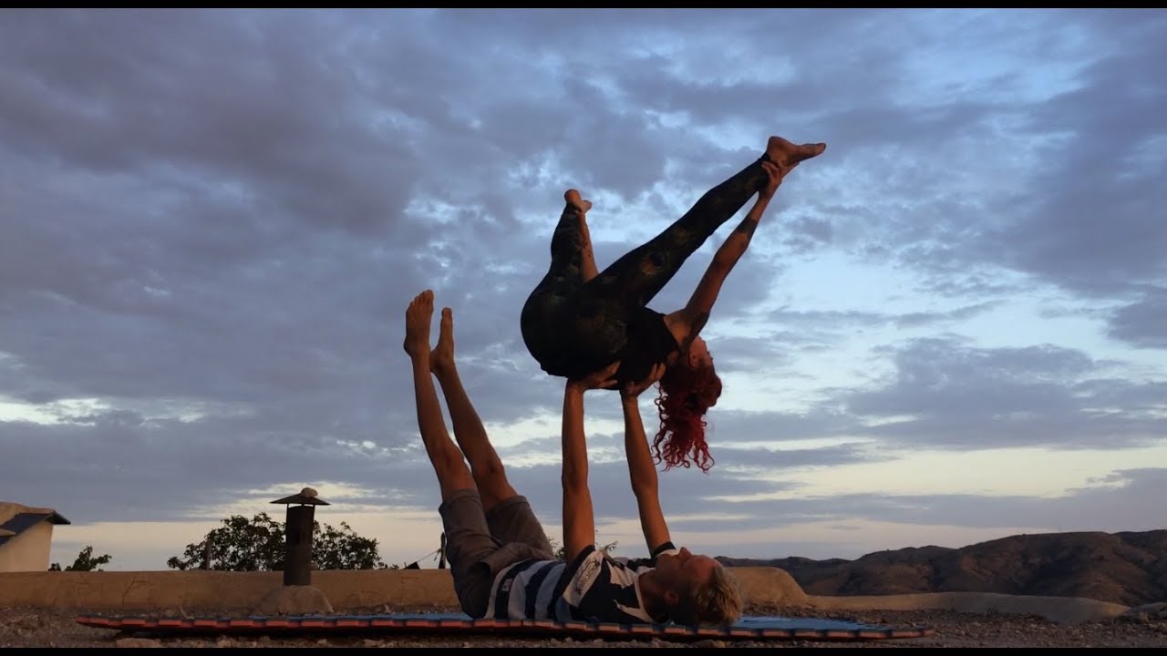 Koala Dance - Simons Akroyoga
