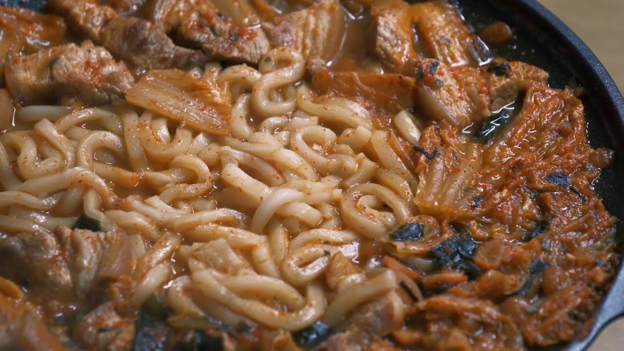 돼지김치우동 + 후식