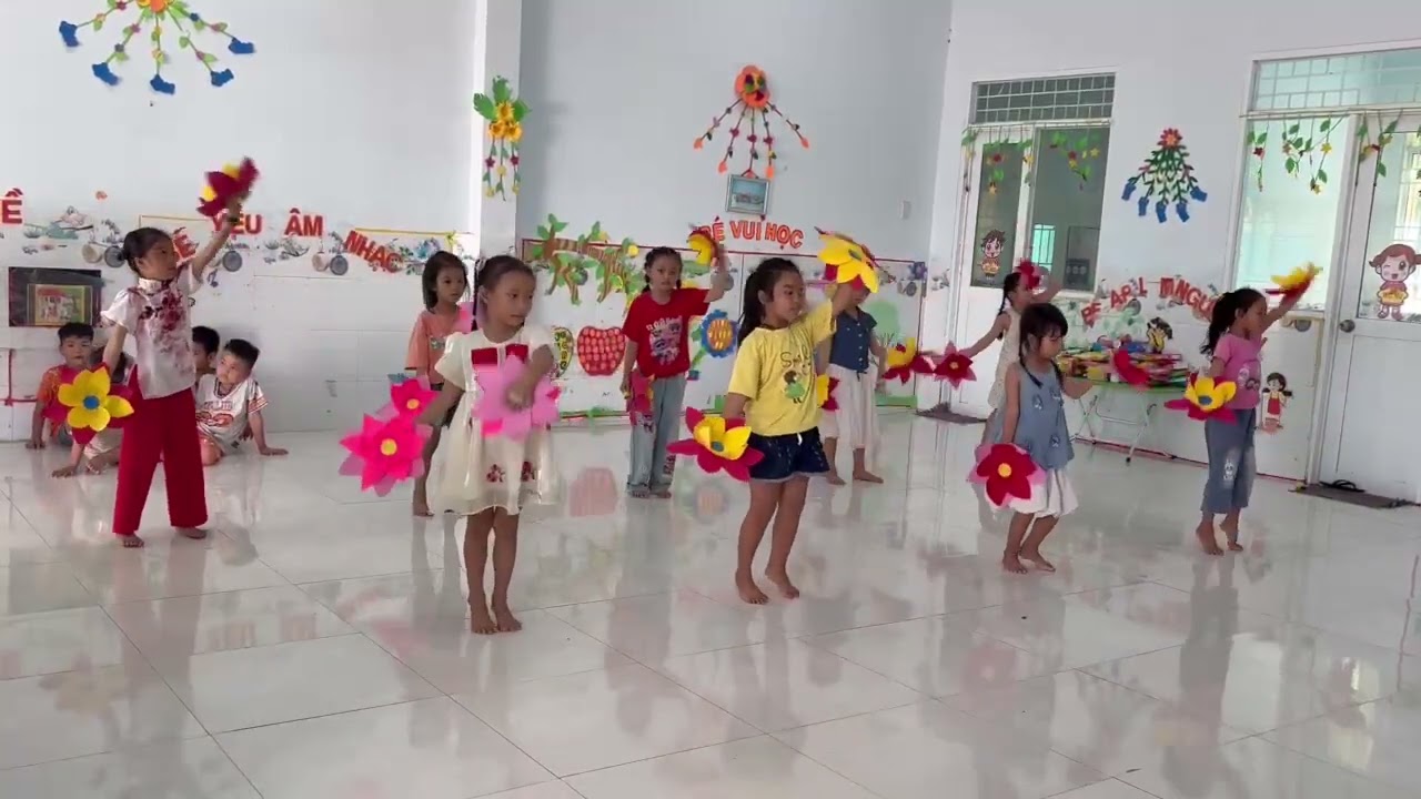 Bé Quỳnh Như