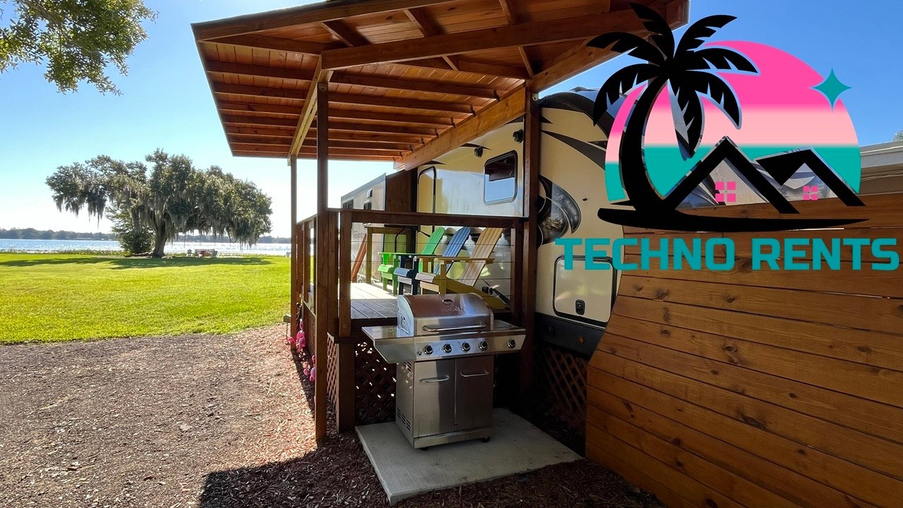 Techno Rents Florida Man Lodge: Orlando Lakefront one bedroom one bath lodge for rent.
