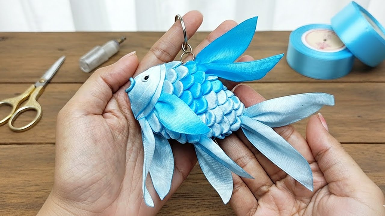 DIY/ I made this adorable fish keychain using only satin ribbon!