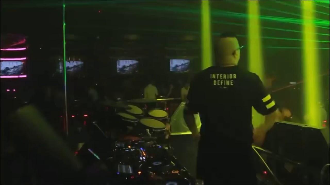 DJ Thiện Hí - Mang Siêu Phẩm Quẩy Tung NEW PHƯƠNG ĐÔNG CLUB