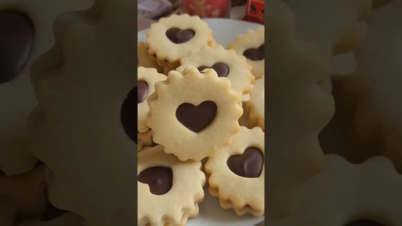 Sabl&eacute;s au coeur chocolat, recette italienne #sabl&eacute;s #biscuits #chocolat