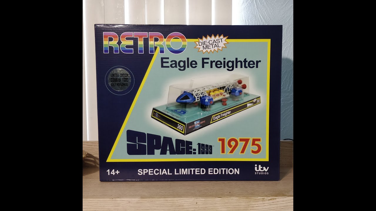 Retro Space: 1999 Eagle Freighter Unboxing - Sixteen 12 Collectibles