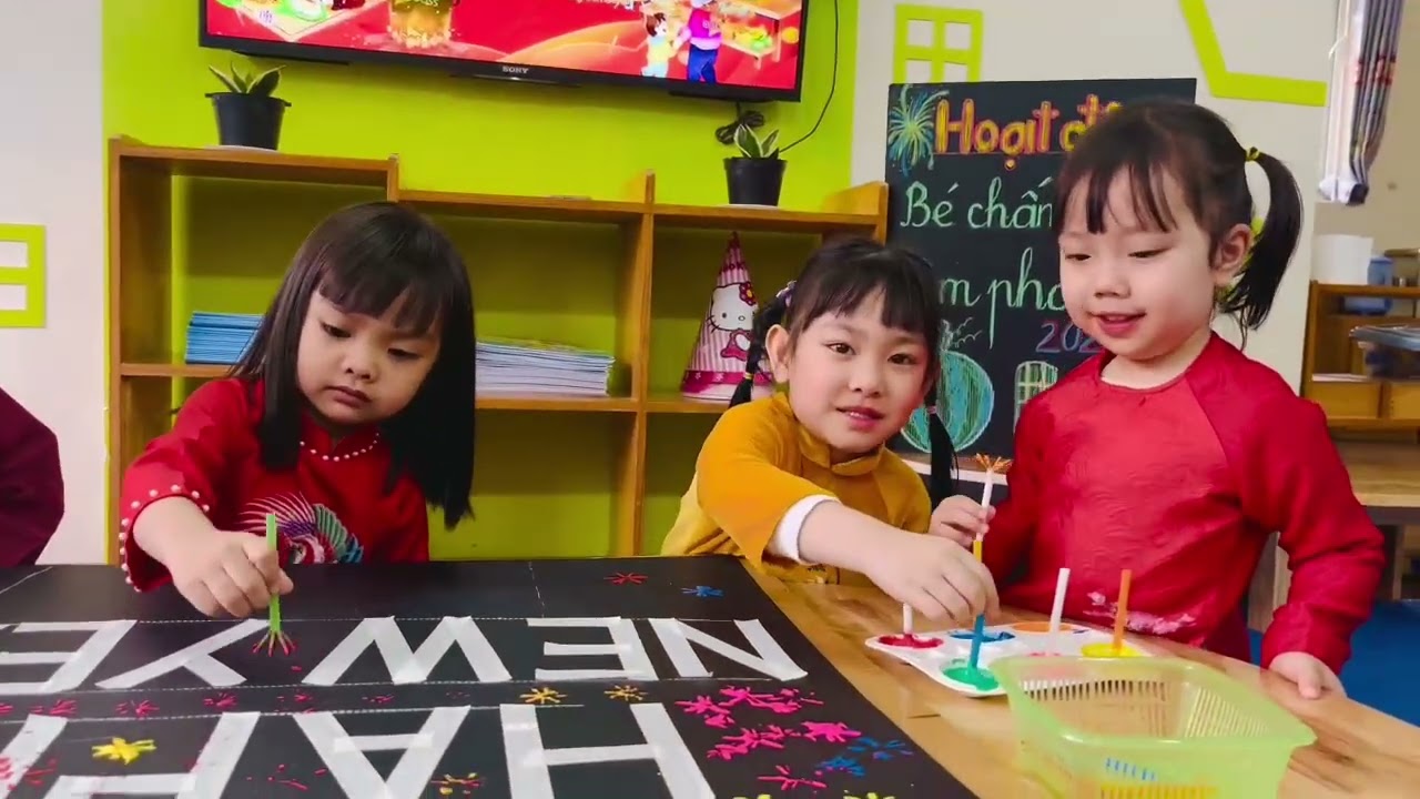 Trang trí Tết lớp mình nào bé ơi!