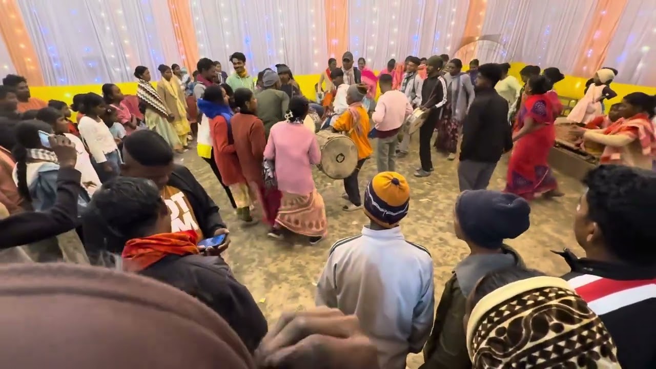 वोस्ट बेङगाल बिहेमा केटा पक्क्षा र केटि पक्क्ष बिच भेट भये पछि जोसाजोस नाचगान् 
