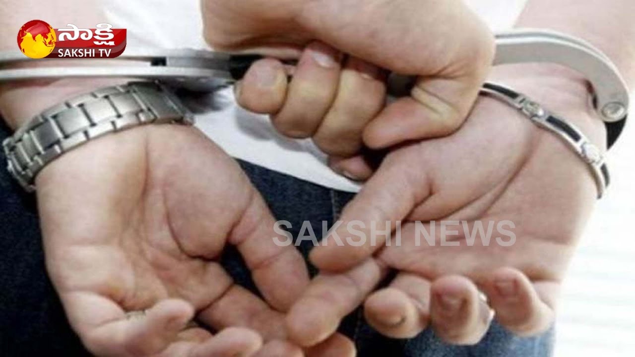 Shocking! teacher cut the hair of girl students in school at raigarh of chhattisgarh