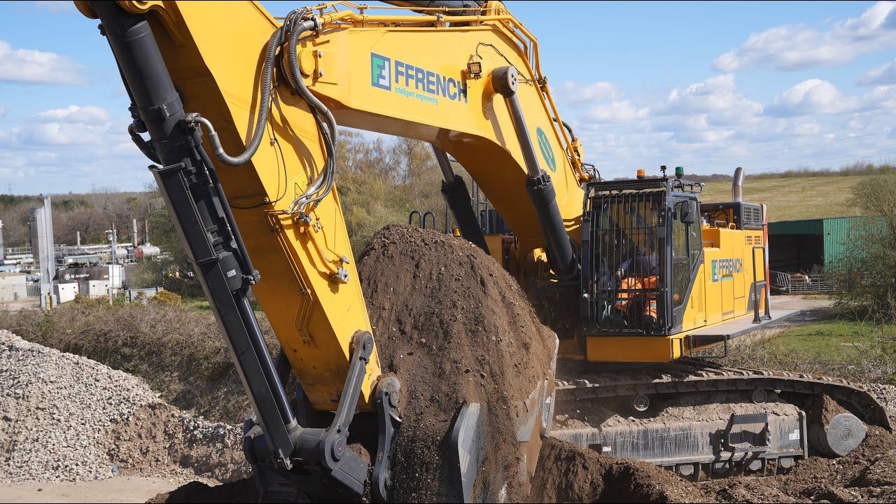 95 Tonne LiuGong 995F Excavator Loading Tucks