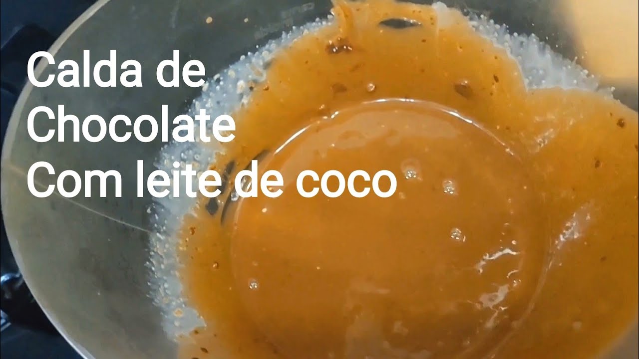 Calda de chocolate com leite de coco