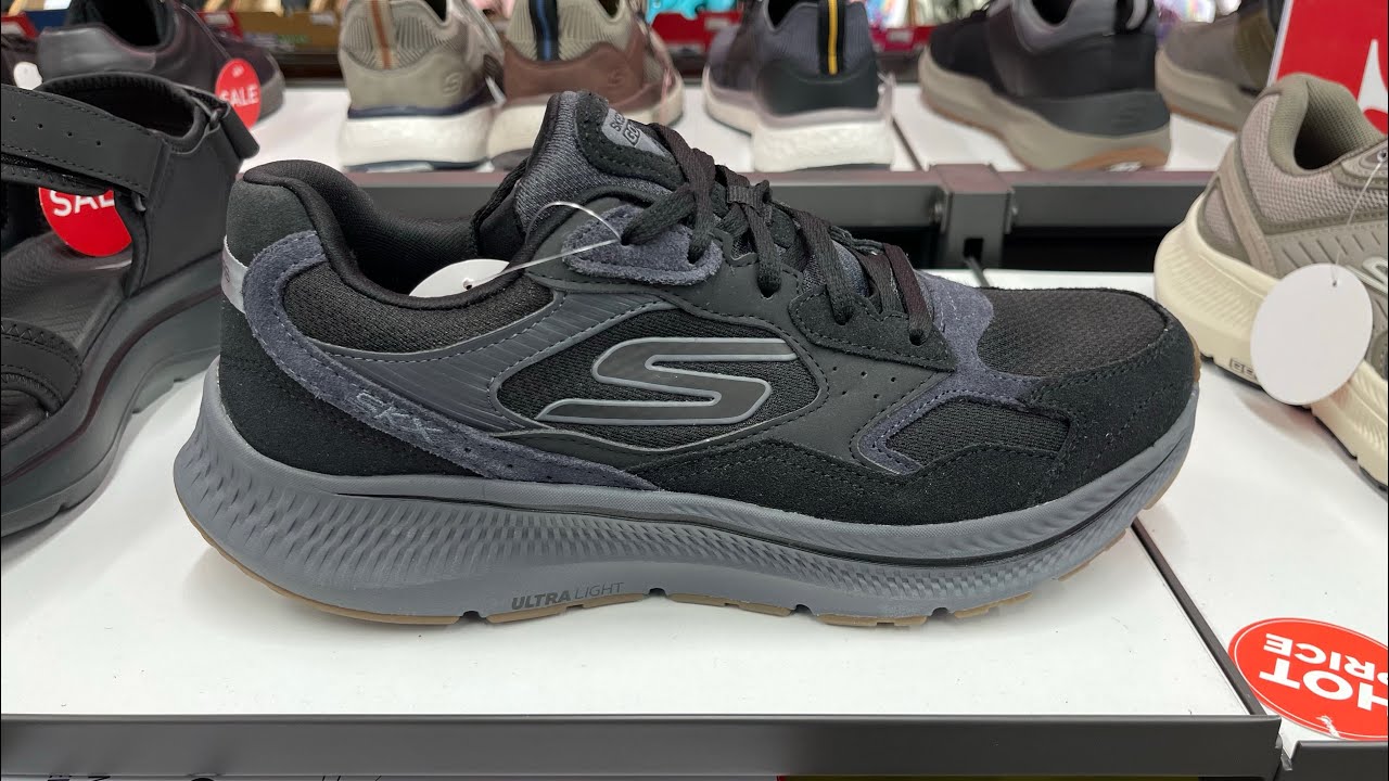 Skechers Go Run Consistent 2.0 - Retro Runner V1 (Black/ Charcoal) - Style Code: 220872-BKCC