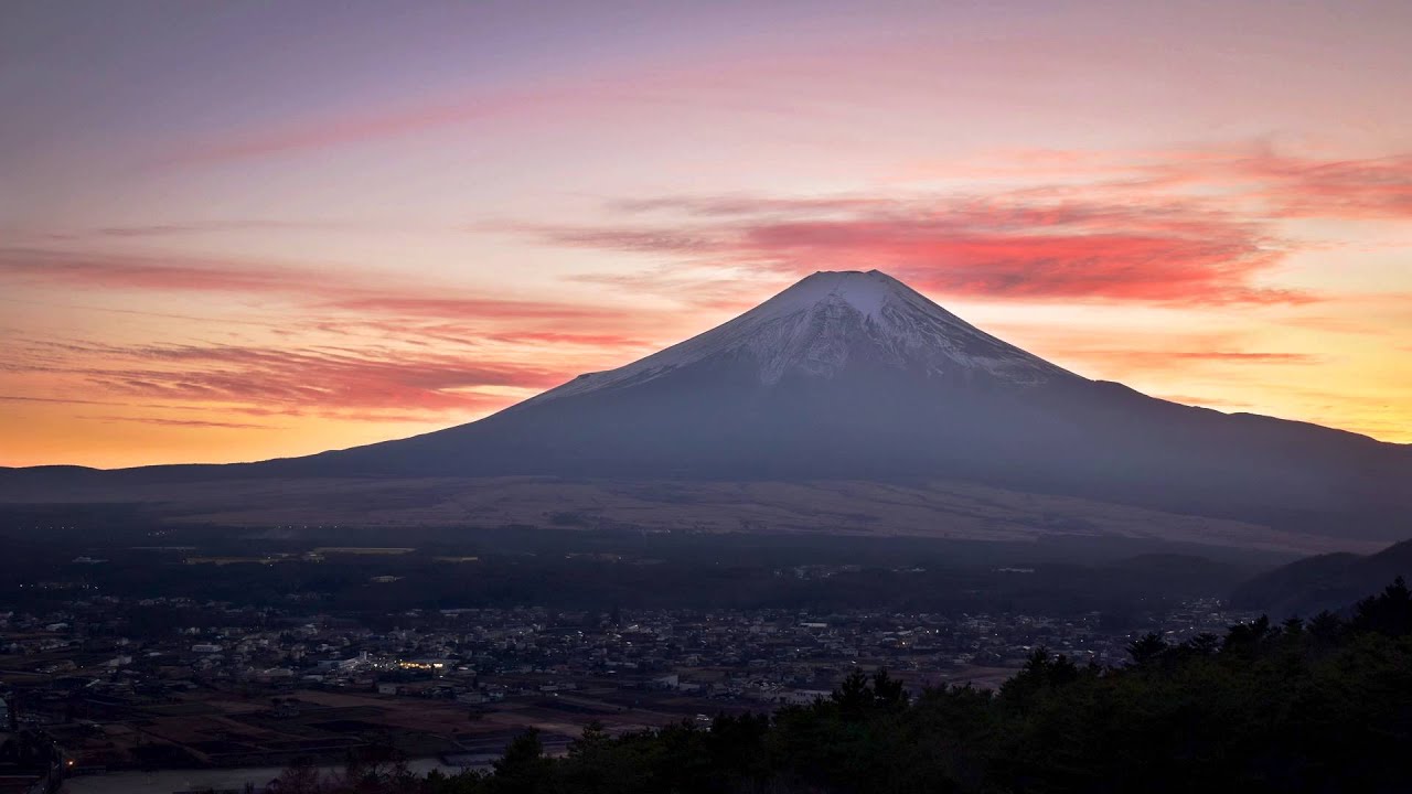 Mt. Fuji at Sunset (Timelapse)
