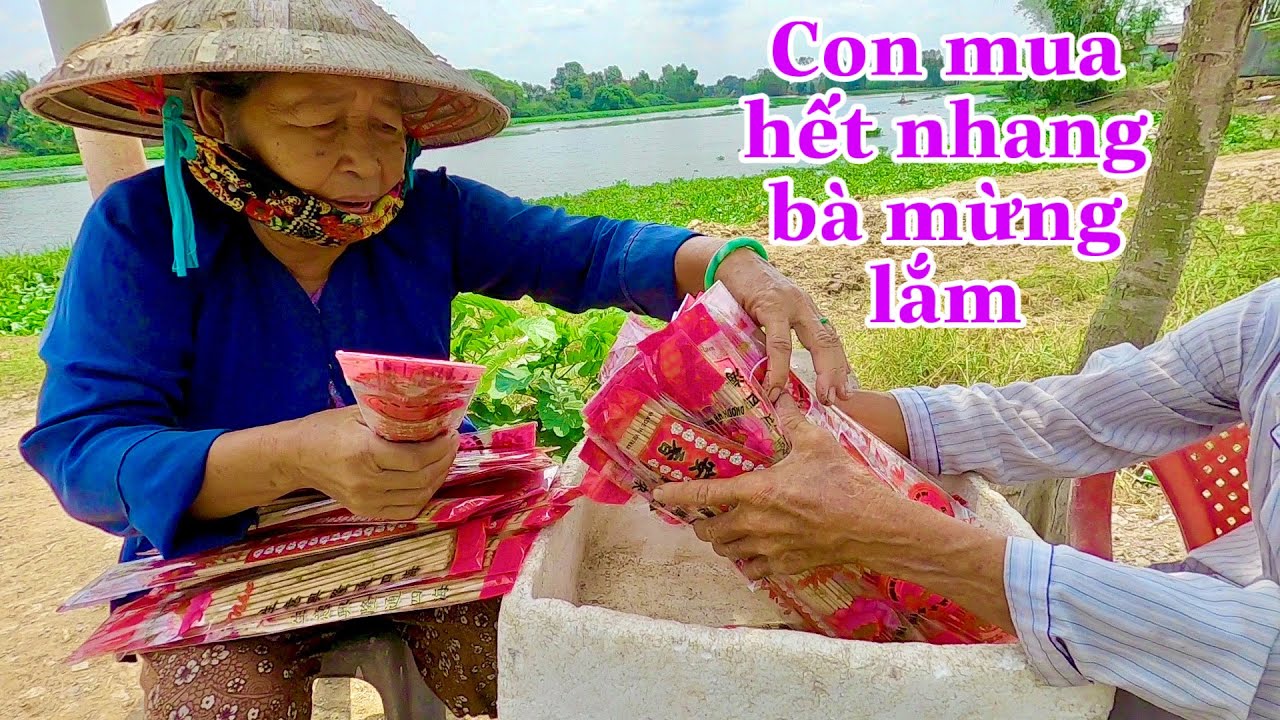 Mua hết mấy chục bó nhang giúp ông bà cụ xài một năm cũng không hết - TÂM RÒM VLOG