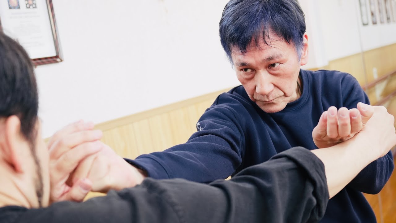 Бой с ножами, удар с нулевого дюйма и интенсивные боевые техники! 【JEET KUNE DO】