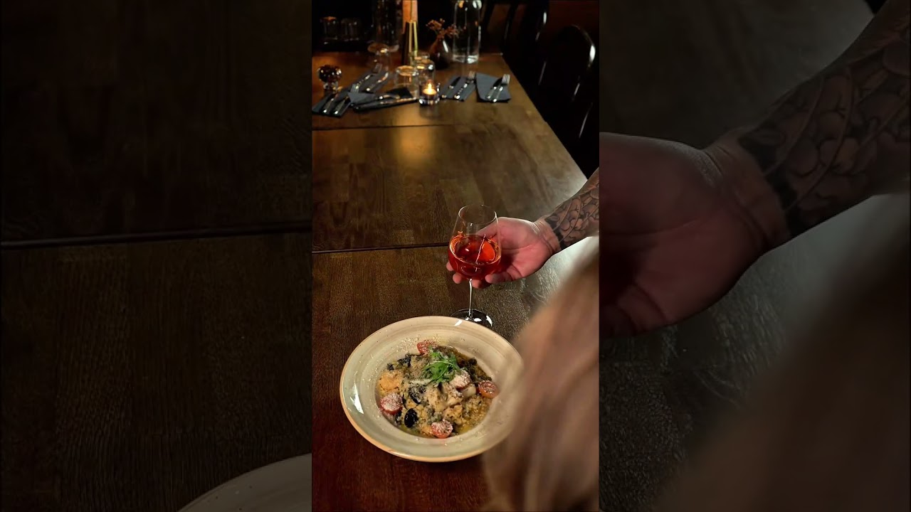 Stör ej – jag har en viktig dejt med min tallrik. Angelos: höj volymen på njutningen 😘 🍝 🍷