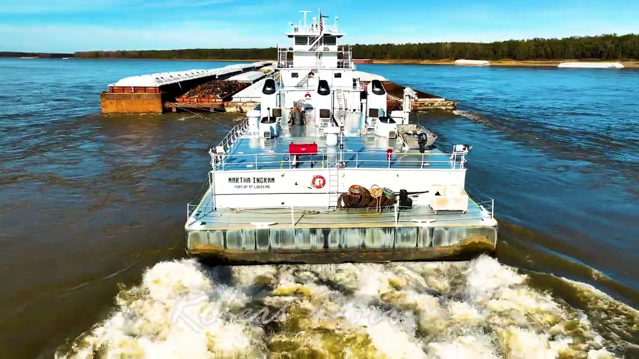 Martha Ingram Towboat +42 NB @ Mhoon