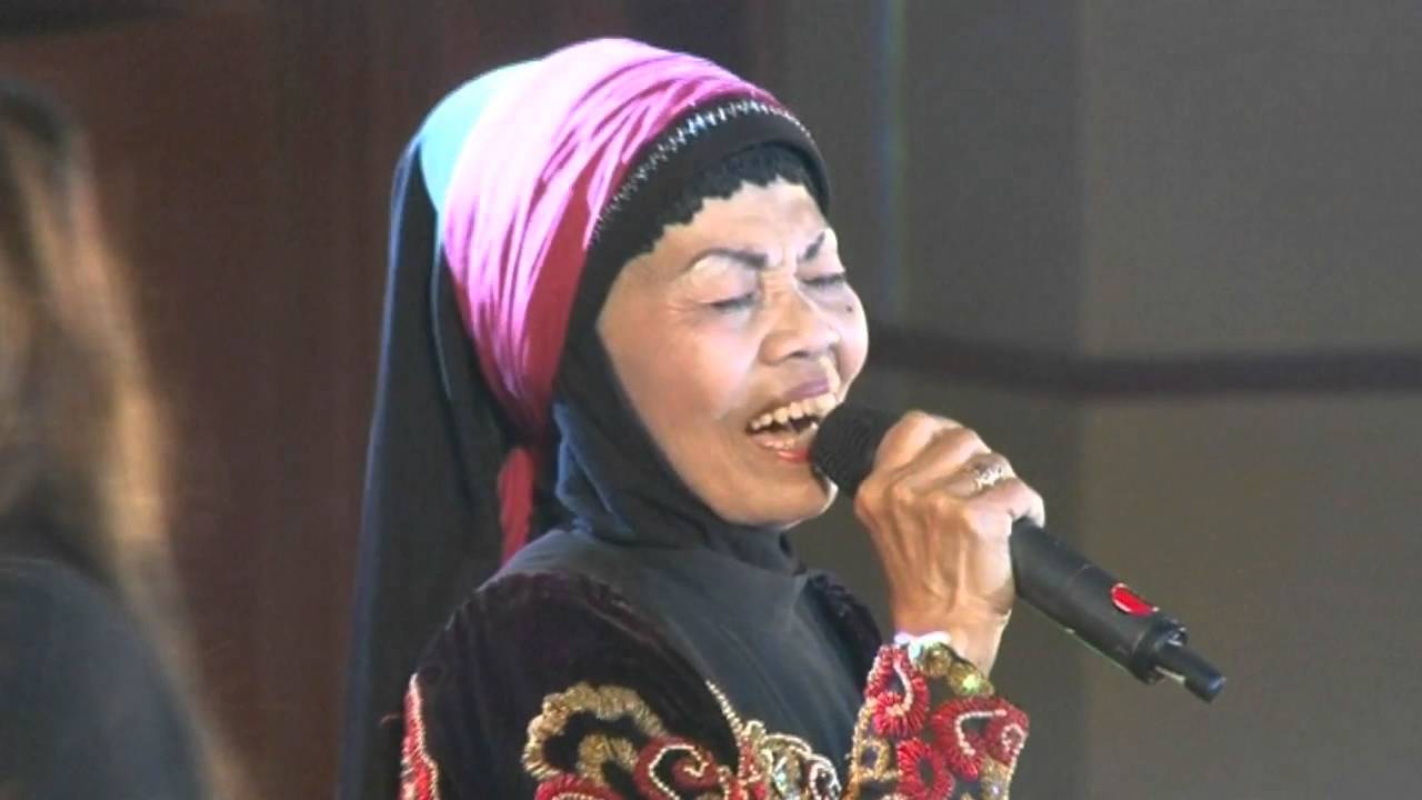 Jakarta Melayu Festival 2013 - Emma Lopez - Wajah Indah