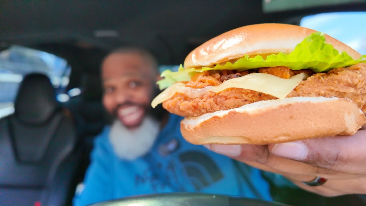 NEW Wendy's CAJUN CRUNCH Spicy Chicken Sandwich Review!!