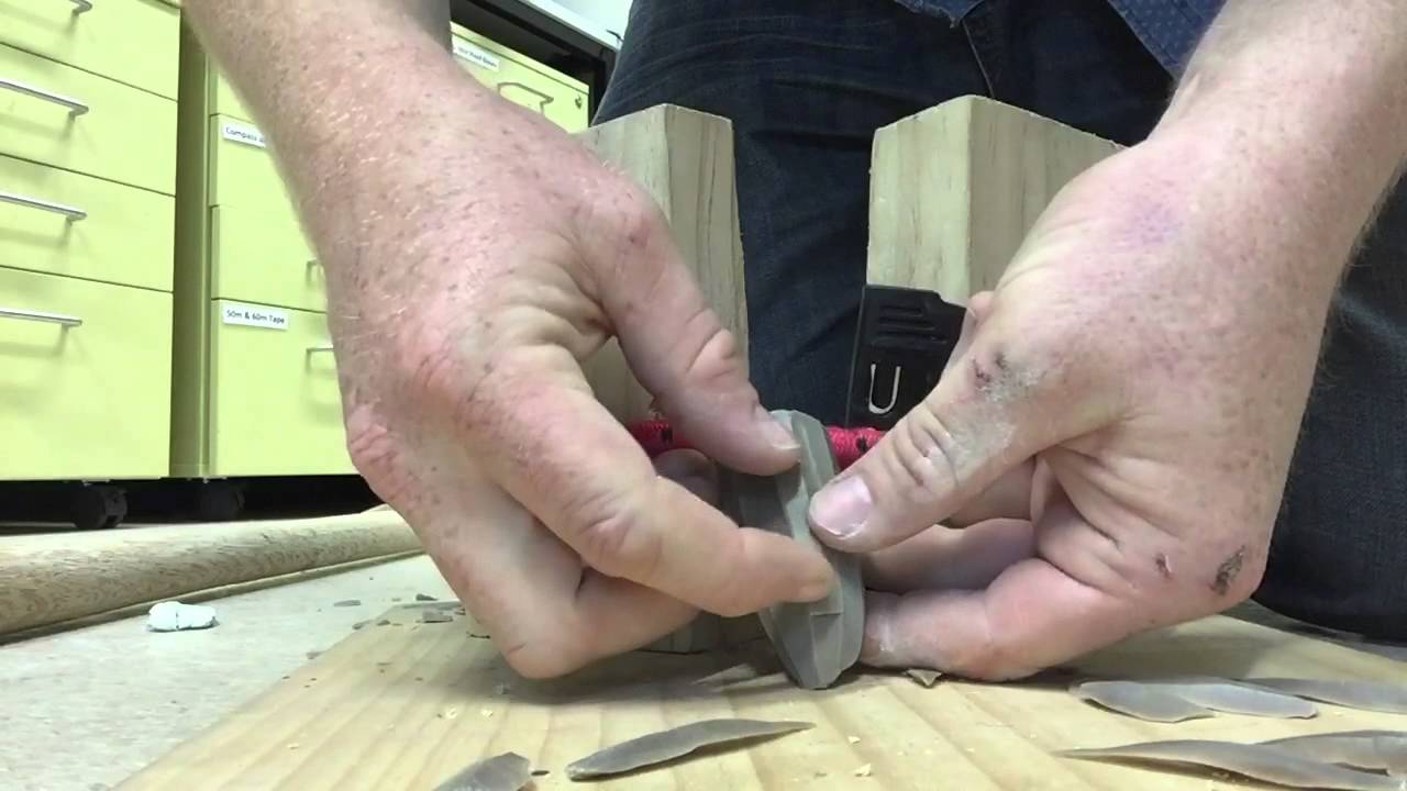 Flint pressure blade manufacture