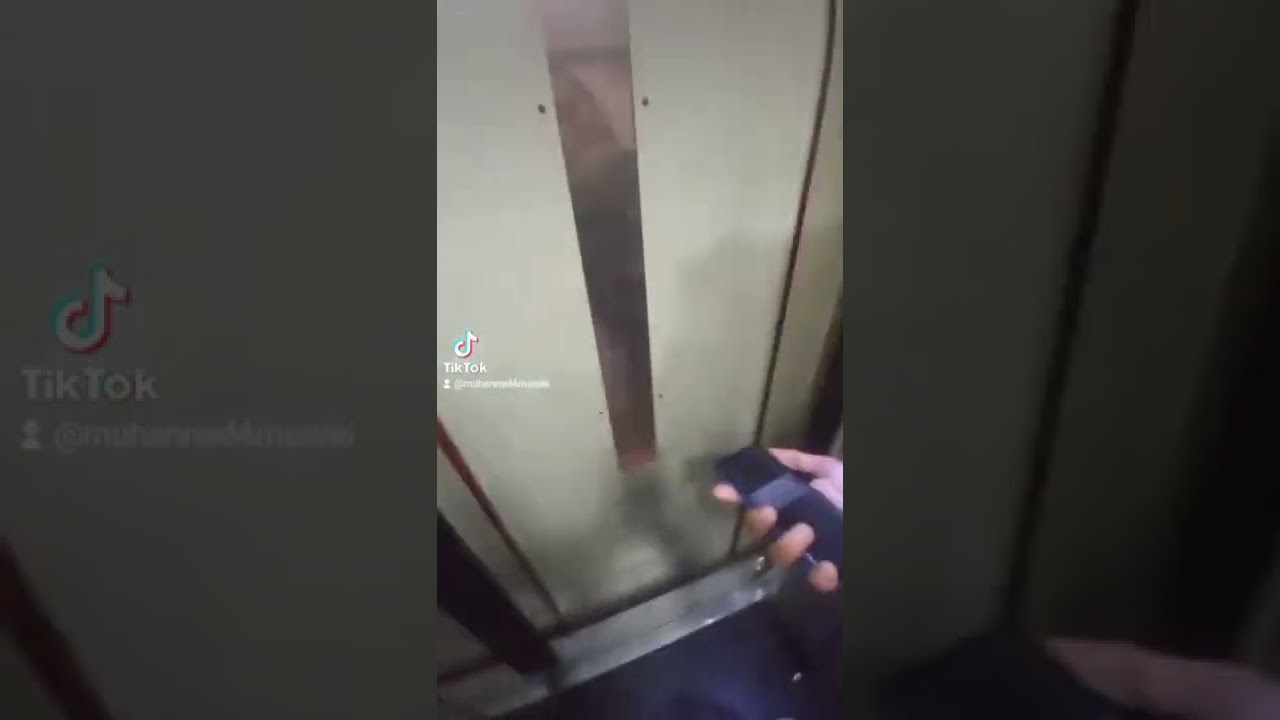 😂منشن لاصحبك إلى بيخاف من الاسانسير