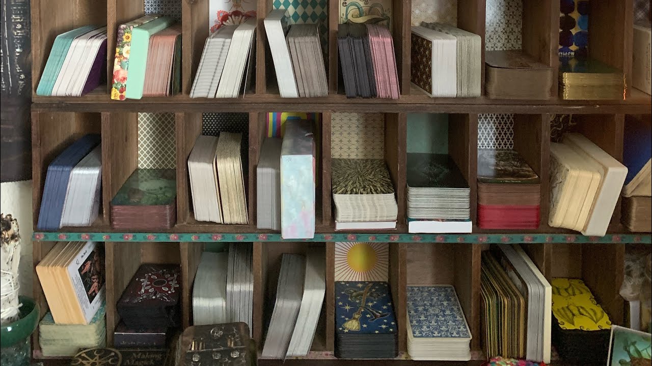 Tarot table Storage (kinda) & how I’ve used my Alley Man’s Tarot