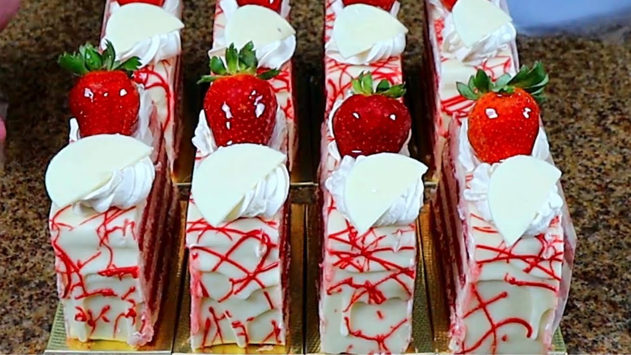 BOLO RED VELVET COM LEITININHO ESPECIAL REVELEI OS SEGREDOS DAS DOCERIAS FAMOSAS | BOLOS DE VITRINE