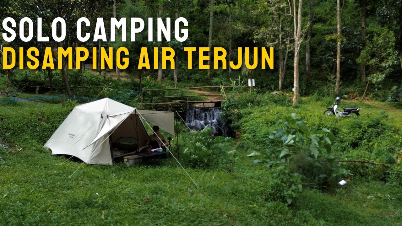 Solo Camping disamping Air Terjun Ditemani Jagung Bakar Hangat