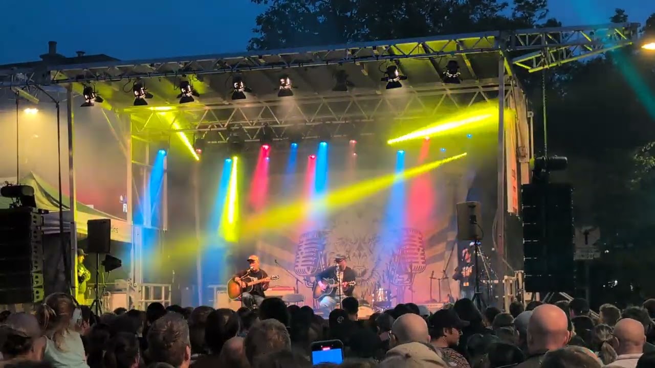Les Goules - Crabe Live performance 2025 Québec Limoilou en musique