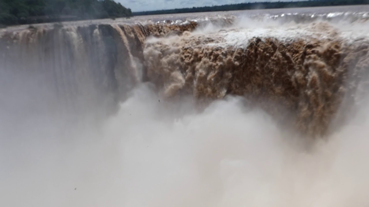 2017-11-06 Formaci&oacute;n nube. Garganta Diablo. Iguaz&uacute;