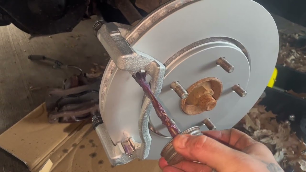 2008-2013 Chrysler Town And Country Front Caliper, Rotor & Pad Replacement 