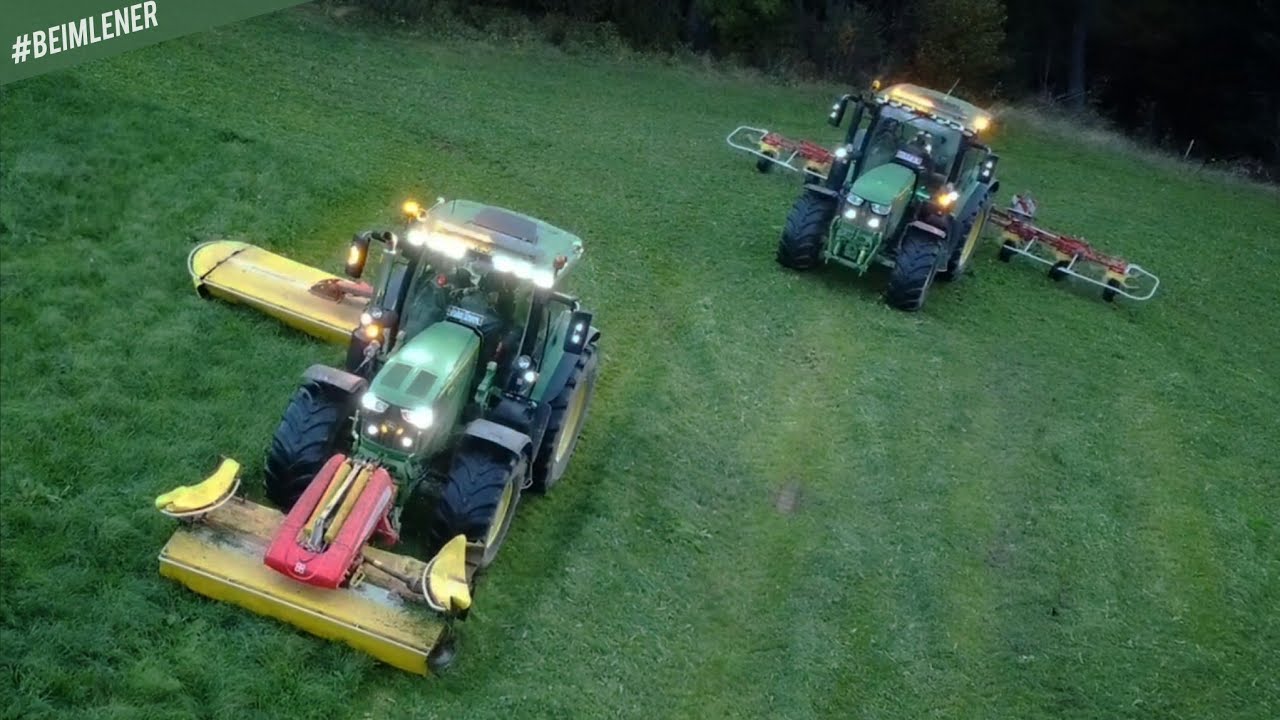 Mähen und Zetten am Hang mit 2x JOHN DEERE und PÖTTINGER 