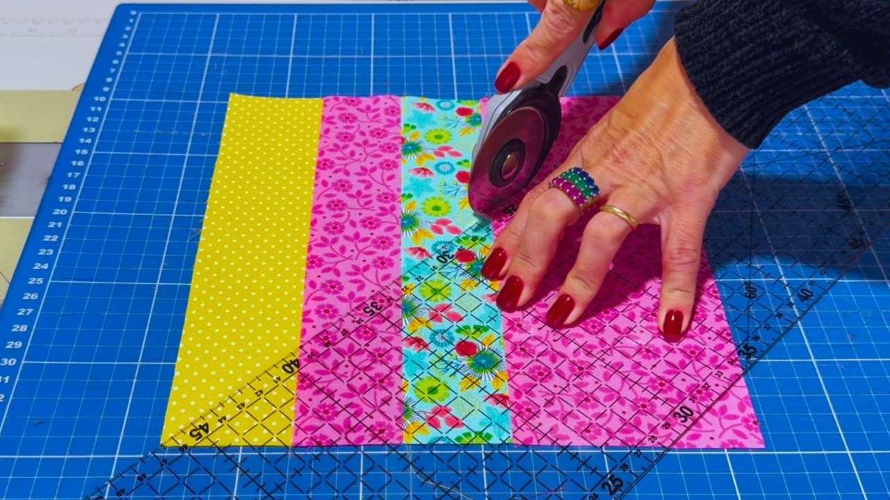 FÁCIL e RÁPIDO! Patchwork com RETALHOS Muito Lindo 😍