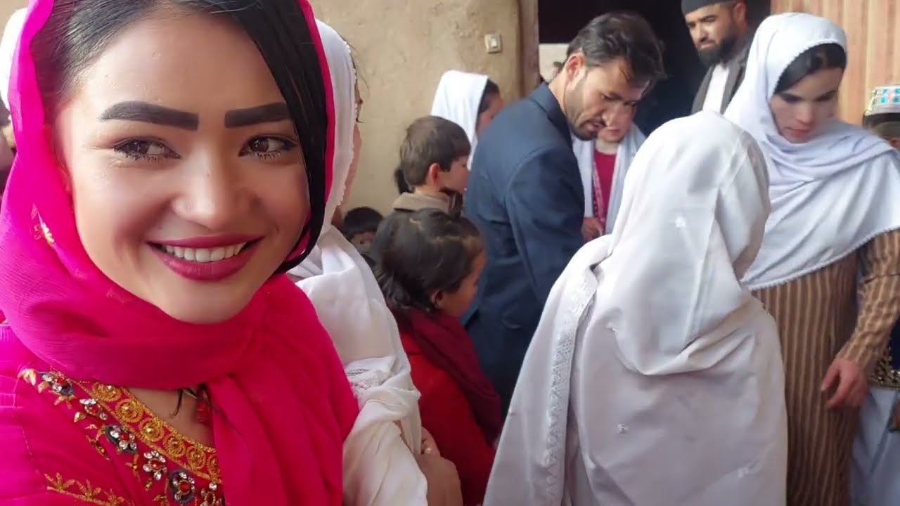 عروســـي در قلب دایکندی ولسوالــــی شـــــهرستان، سنت ها و شادی های مردم ما.
